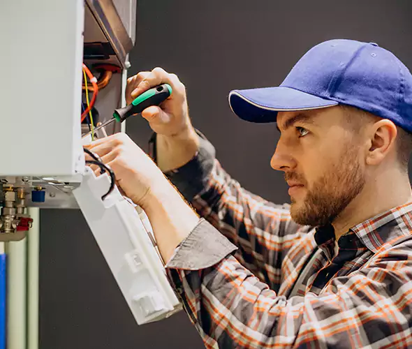 Expert Plumber for Tankless Water Heater Maintenance in Duncanville, TX: Schedule Professional Maintenance Services with Us